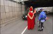 Saint Nicolas aide la police
